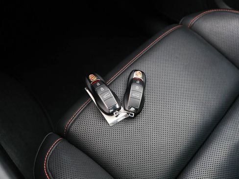 Used 2022 Porsche Macan GTS image 50