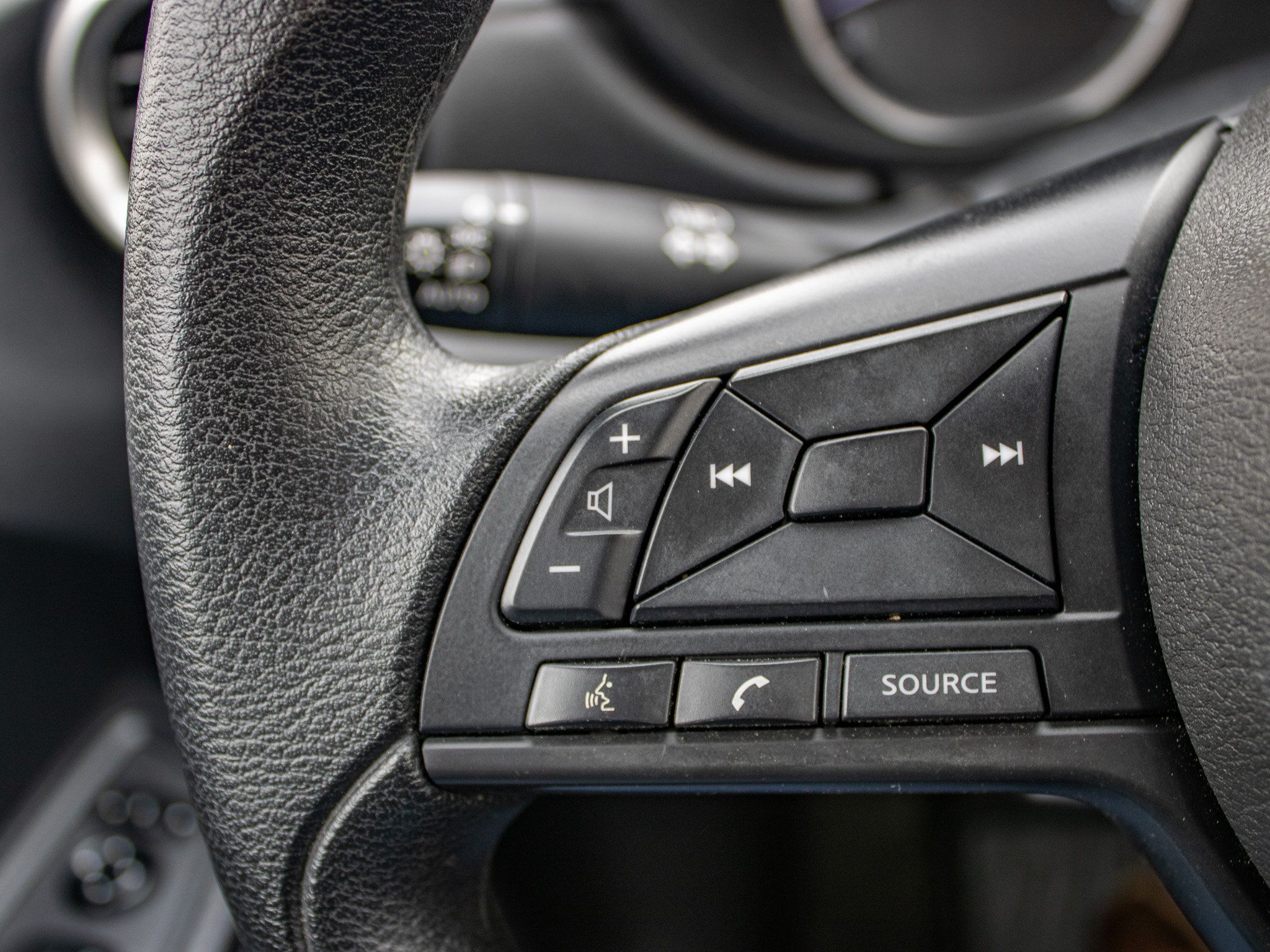 Used 2025 Nissan Versa S w/ Trunk Package FWD image 30
