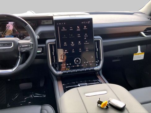 New 2026 GMC Yukon Denali w/ Advanced Technology Package RWD image 7