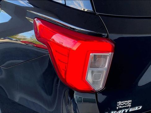 Used 2022 Ford Explorer Limited w/ Equipment Group 301A image 28