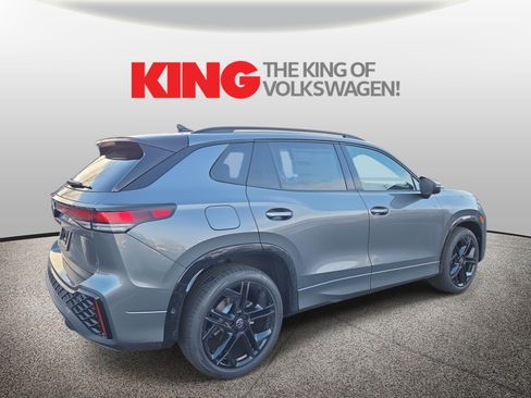 New 2026 Volkswagen Tiguan SE R-Line image 3