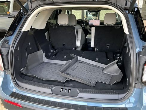 Used 2025 Ford Explorer Active w/ Active Comfort Package AWD/4WD image 33