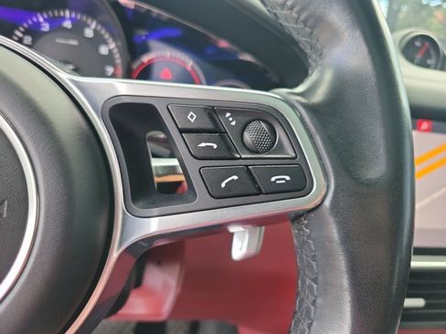 Used 2019 Porsche Cayenne AWD/4WD image 18