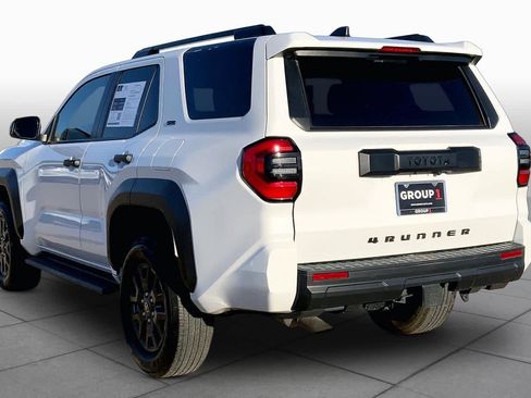 Used 2025 Toyota 4Runner SR5 AWD/4WD image 12