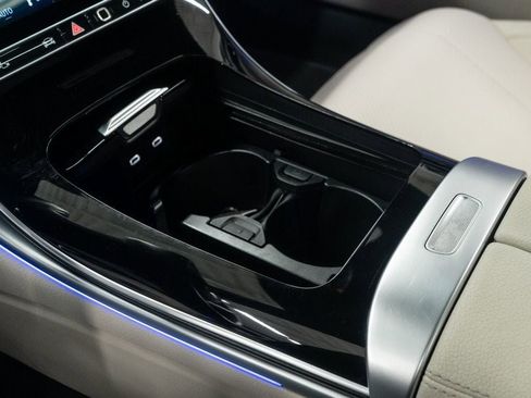 Used 2025 Mercedes-Benz CLE 300 4MATIC Coupe image 20