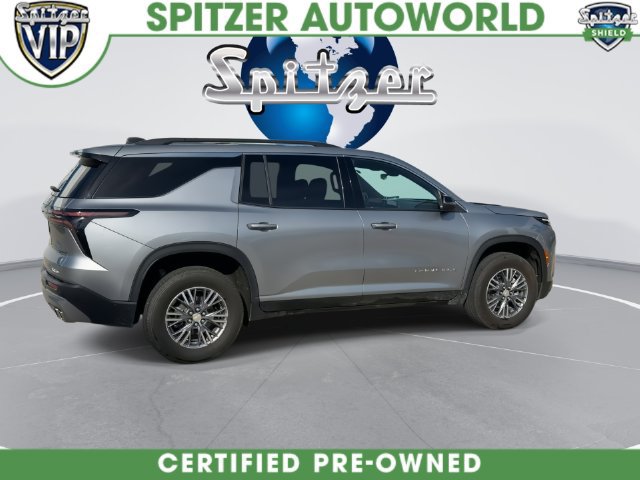 Used 2025 Chevrolet Traverse LT w/ Driver Confidence Package FWD image 16