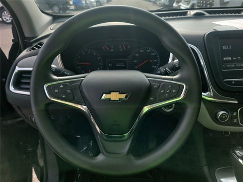Used 2018 Chevrolet Equinox LS FWD image 26