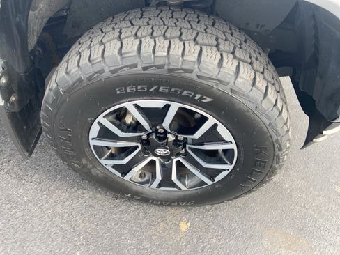 Used 2021 Toyota Tacoma TRD Sport image 4