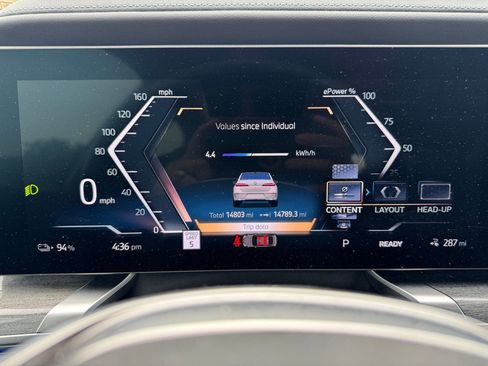 Used 2024 BMW i7 eDrive50 w/ Premium Package RWD image 9