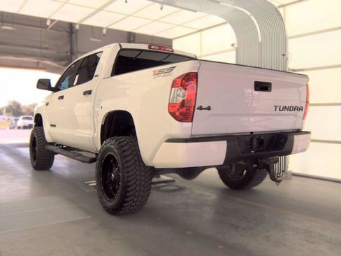 Used 2017 Toyota Tundra SR5 w/ SR5 Upgrade Package AWD/4WD image 5