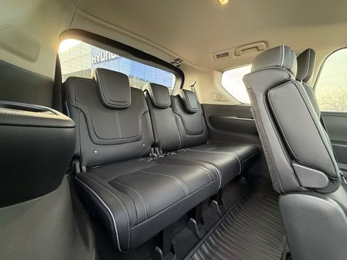 Used 2025 INFINITI QX80 Sensory AWD/4WD image 30