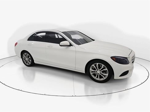 Used 2015 Mercedes-Benz C 300 Sedan image 4
