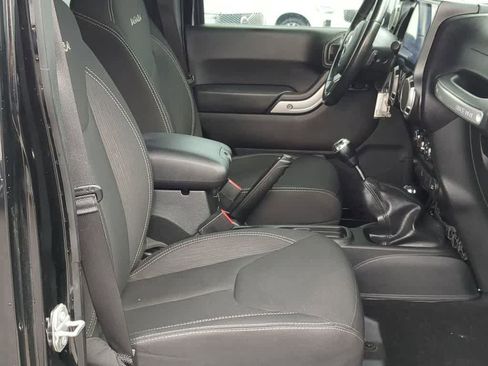 Used 2017 Jeep Wrangler Unlimited Sahara w/ Connectivity Group image 21