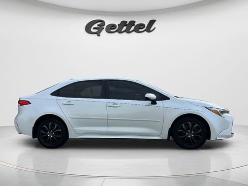 Used 2023 Toyota Corolla LE FWD image 4
