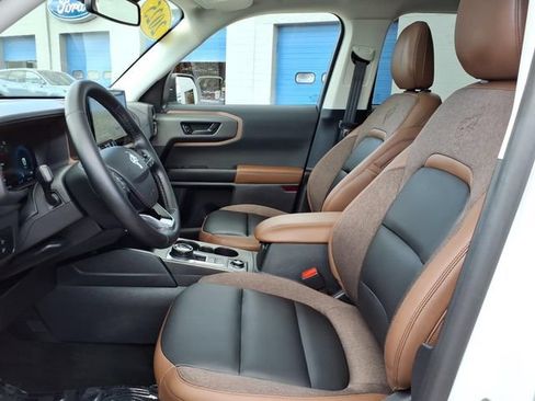 Used 2025 Ford Bronco Sport Outer Banks w/ Outer Banks Tech Package+ AWD/4WD image 9