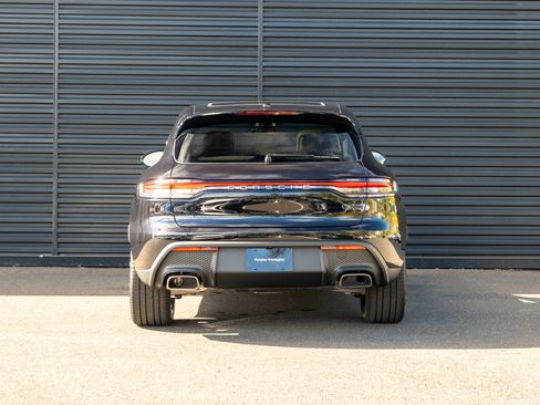 Used 2026 Porsche Macan image 7