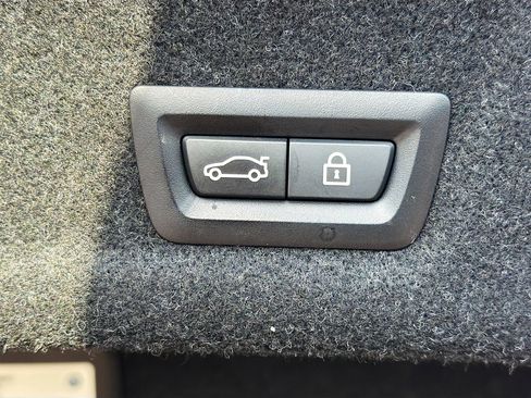 Used 2021 BMW 330i Sedan w/ Convenience Package RWD image 12