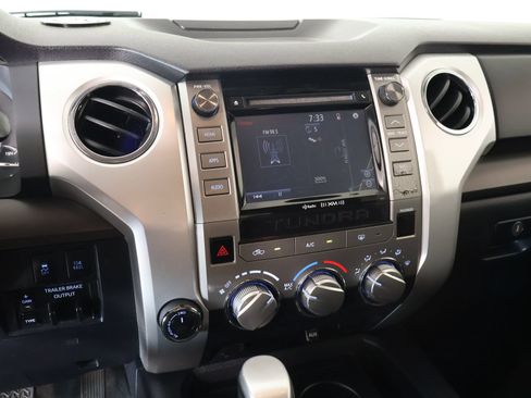 Used 2017 Toyota Tundra SR5 w/ SR5 Upgrade Package AWD/4WD image 5