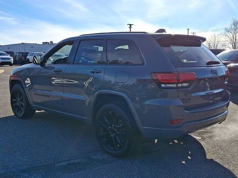 Used 2020 Jeep Grand Cherokee Altitude image 5
