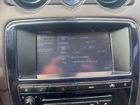 Used 2011 Jaguar XJ L RWD image 10