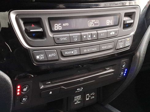 Used 2022 Honda Pilot Black Edition image 16