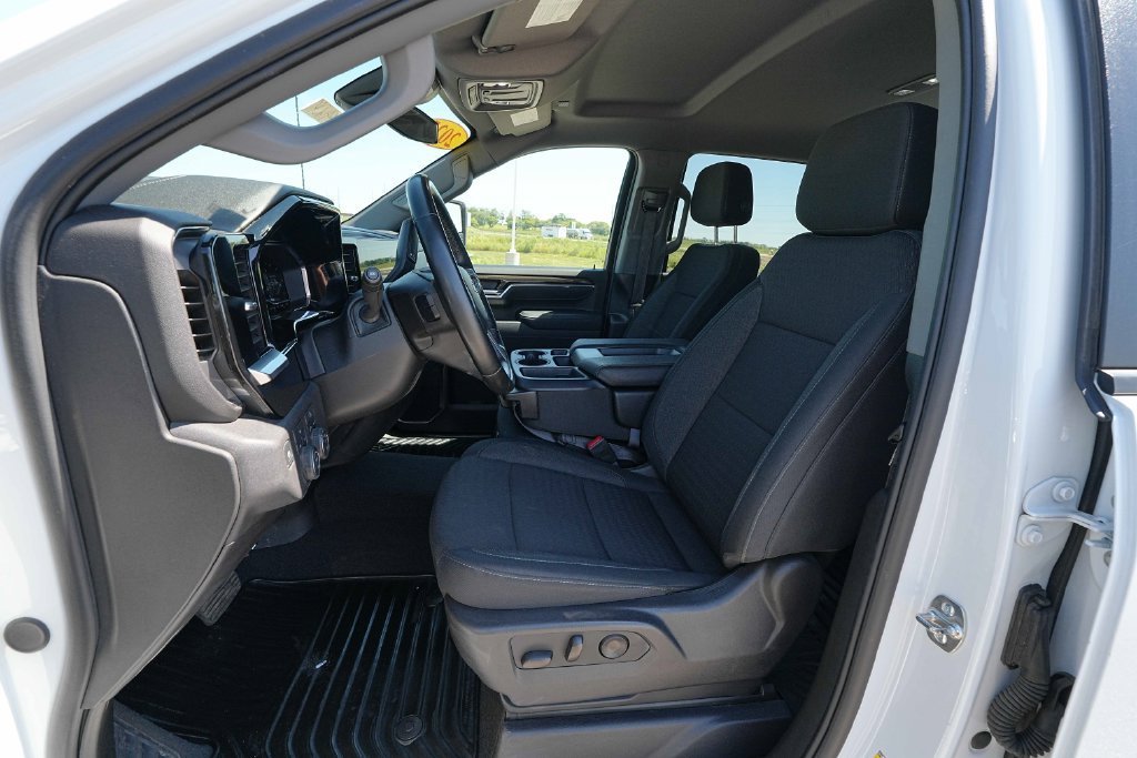 Used 2025 Chevrolet Silverado 2500 LT AWD/4WD image 18