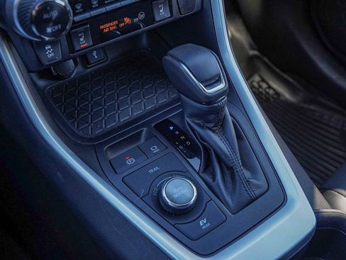 Used 2022 Toyota RAV4 XSE image 20