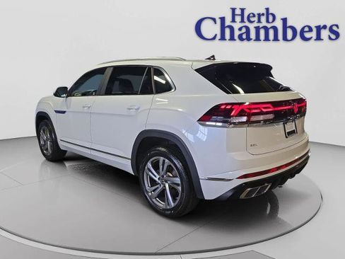 Used 2024 Volkswagen Atlas Cross Sport SEL R-Line AWD/4WD image 3