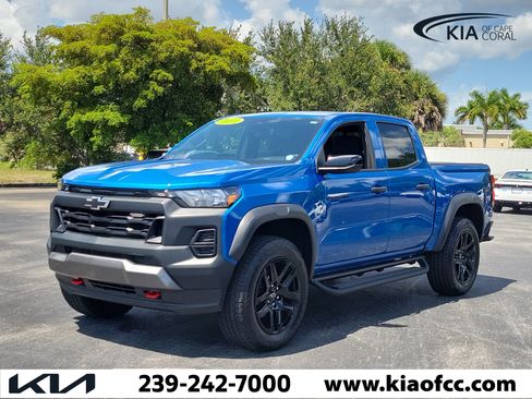 Used 2023 Chevrolet Colorado Trail Boss w/ Advanced Trailering Package AWD/4WD image 3