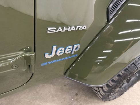 Used 2024 Jeep Wrangler Unlimited Sahara w/ Safety Group image 29