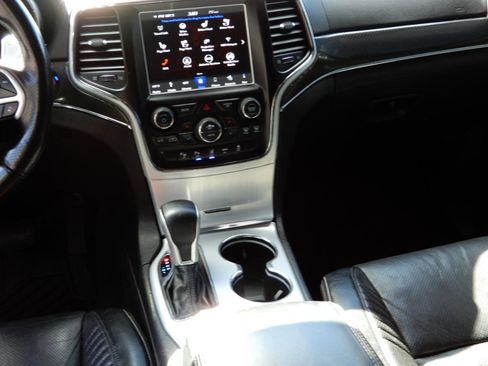 Used 2018 Jeep Grand Cherokee SRT image 22