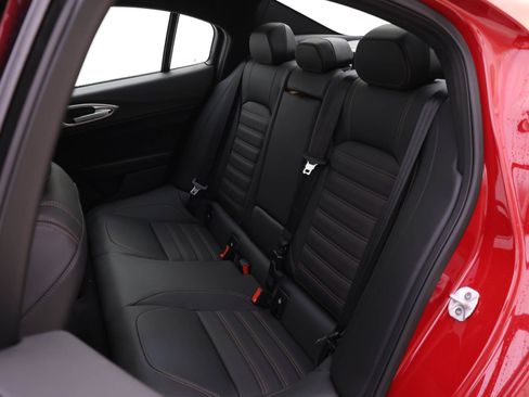 New 2025 Alfa Romeo Giulia AWD image 11