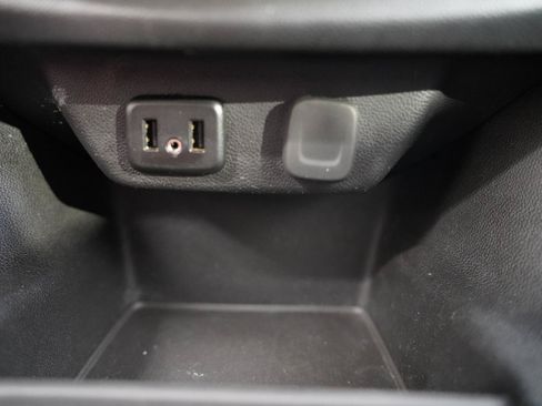 Used 2019 Chevrolet Traverse LT AWD/4WD image 24