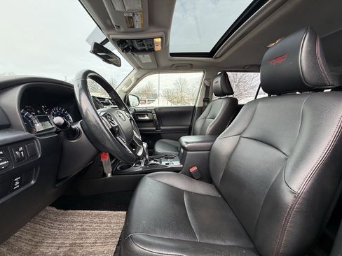 Used 2018 Toyota 4Runner TRD Off-Road Premium image 26