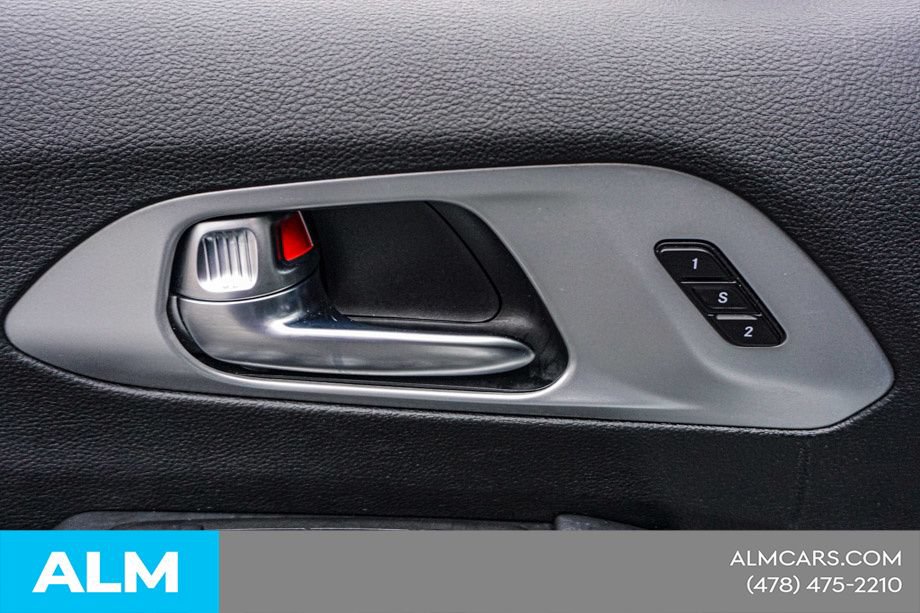 Used 2025 Chrysler Pacifica Limited FWD image 52