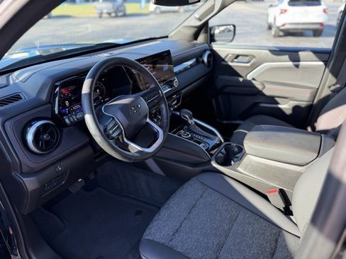 Used 2024 Chevrolet Colorado Z71 w/ Z71 Convenience Package 2 image 18