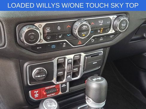 Used 2024 Jeep Wrangler Unlimited AWD/4WD image 15