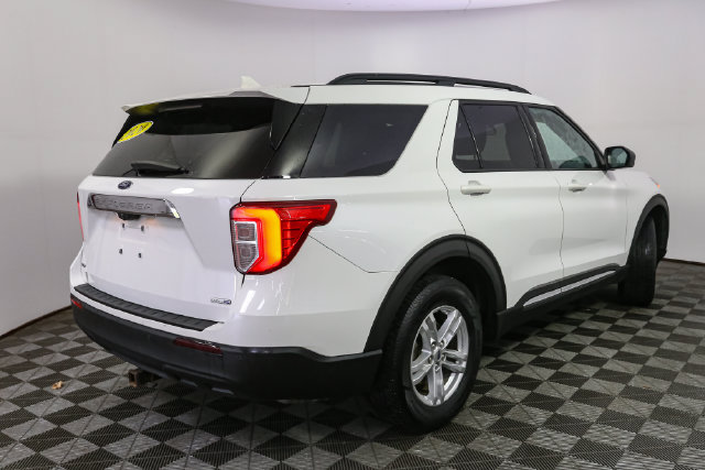 Used 2020 Ford Explorer XLT w/ Comfort Package AWD/4WD image 13