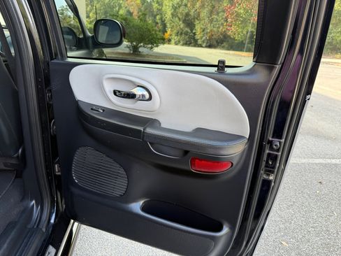 Used 2003 Ford F150 Harley-Davidson image 26