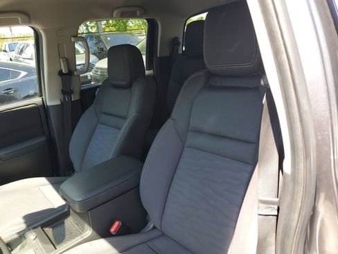 Used 2024 Nissan Frontier SV w/ Technology Package image 20