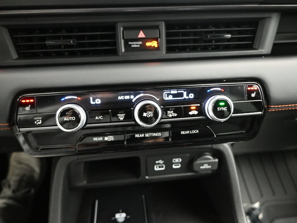 Certified 2025 Honda Pilot TrailSport image 19