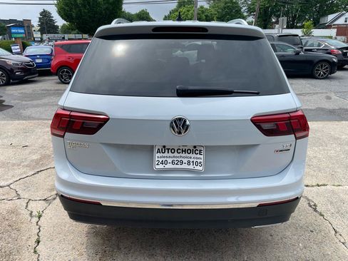 Used 2018 Volkswagen Tiguan SE AWD/4WD image 13