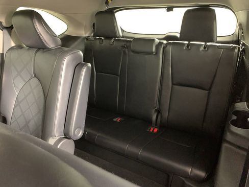 Used 2021 Toyota Highlander Platinum image 34