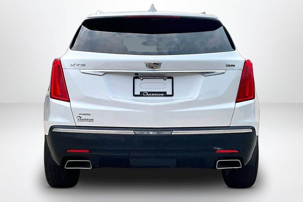 Used 2017 Cadillac XT5 Premium Luxury w/ Driver Assist Package AWD/4WD image 6