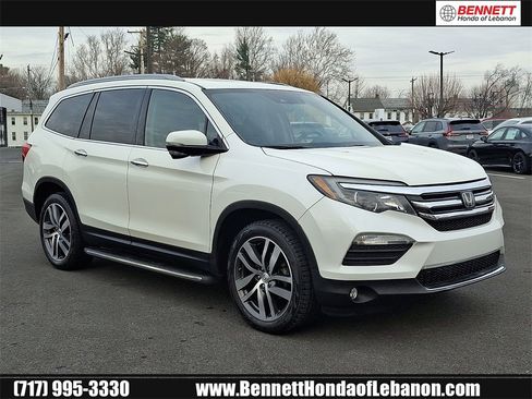 Used 2017 Honda Pilot Touring image 1