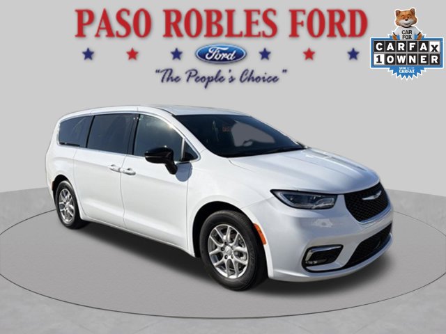 Used 2025 Chrysler Pacifica Select FWD image 1