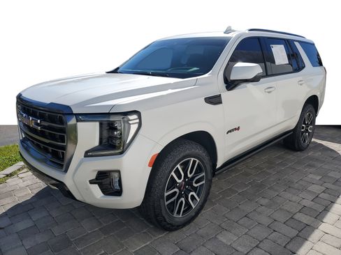 Used 2023 GMC Yukon AT4 w/ Technology Package image 3