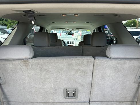 Used 2011 GMC Acadia SL w/ Preferred Package FWD image 12