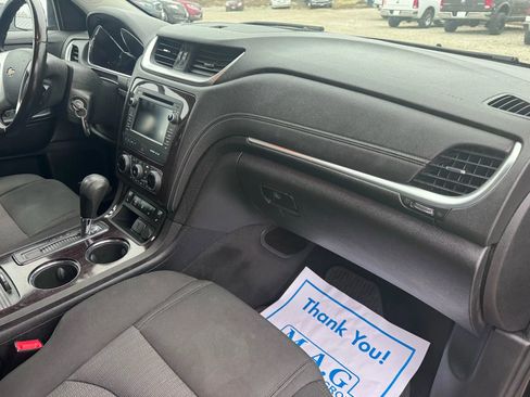 Used 2017 Chevrolet Traverse LT image 35