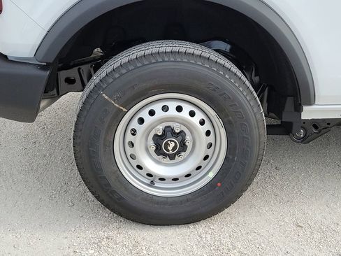 New 2025 Ford Bronco 4-Door image 5